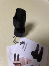 Load image into Gallery viewer, CARERGOS Trigger Finger Splints